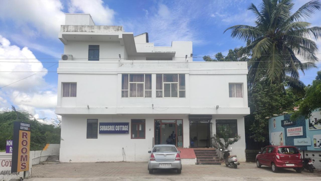 Subasree Cottage Tirunallar Exterior foto