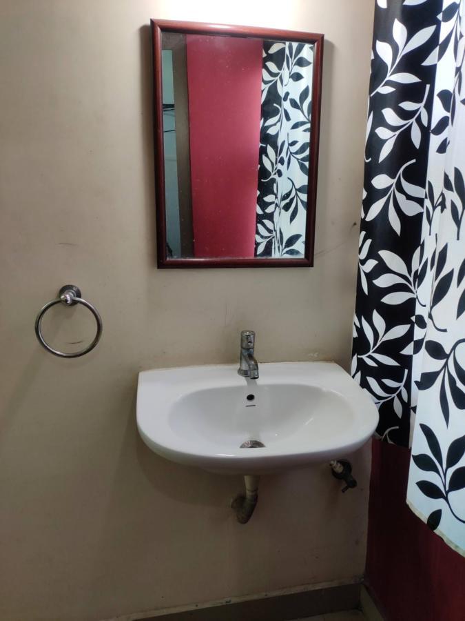 Subasree Cottage Tirunallar Exterior foto